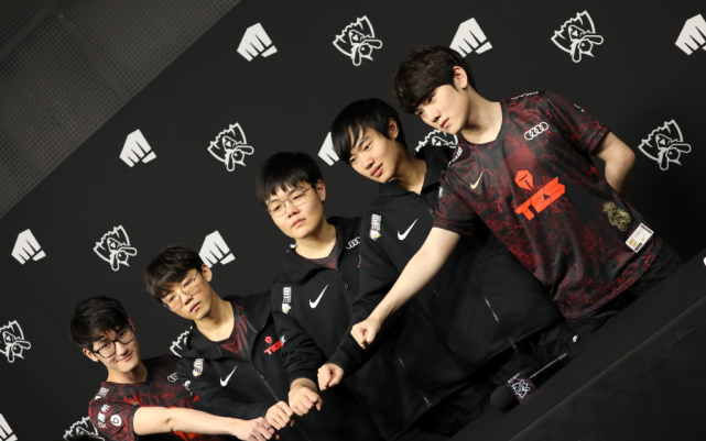 被安排得井 被安排得井